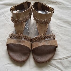 Roan by Bedstu Gladiator sandals size 10
